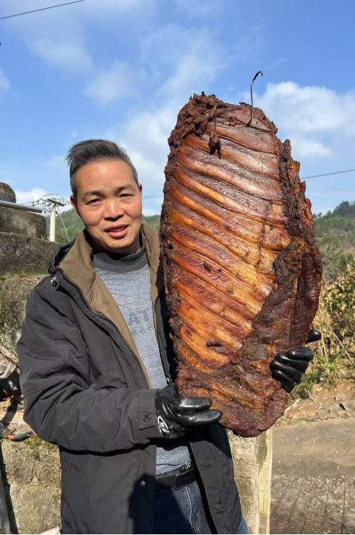 村播助農(nóng)的生動(dòng)實(shí)踐——蔣明貴的電商助農(nóng)之路